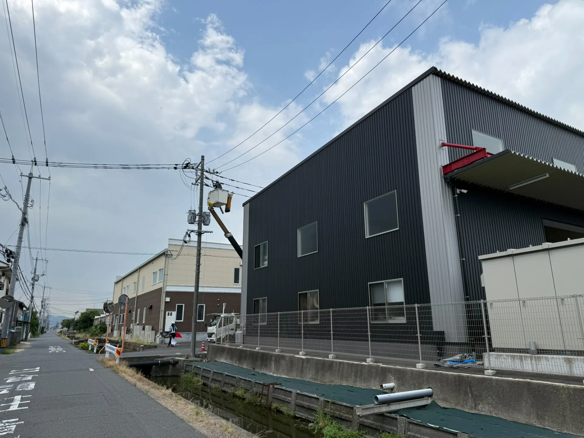 気中開閉器交換工事_ジーシーデイ社内